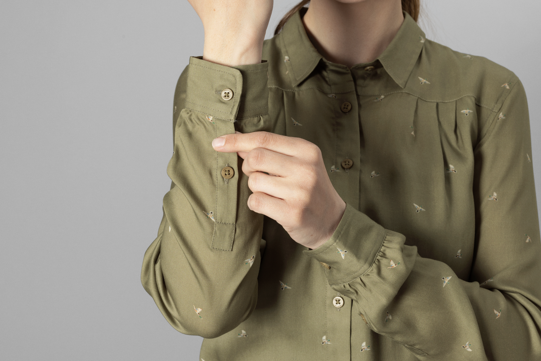 Abigail L/S shirt Women - Dust green/Flying ducks