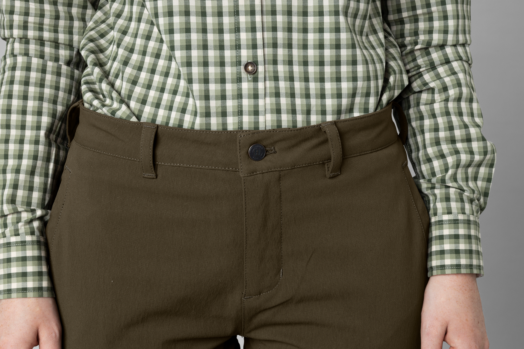Retrieve Light trousers Women - Dark warm olive