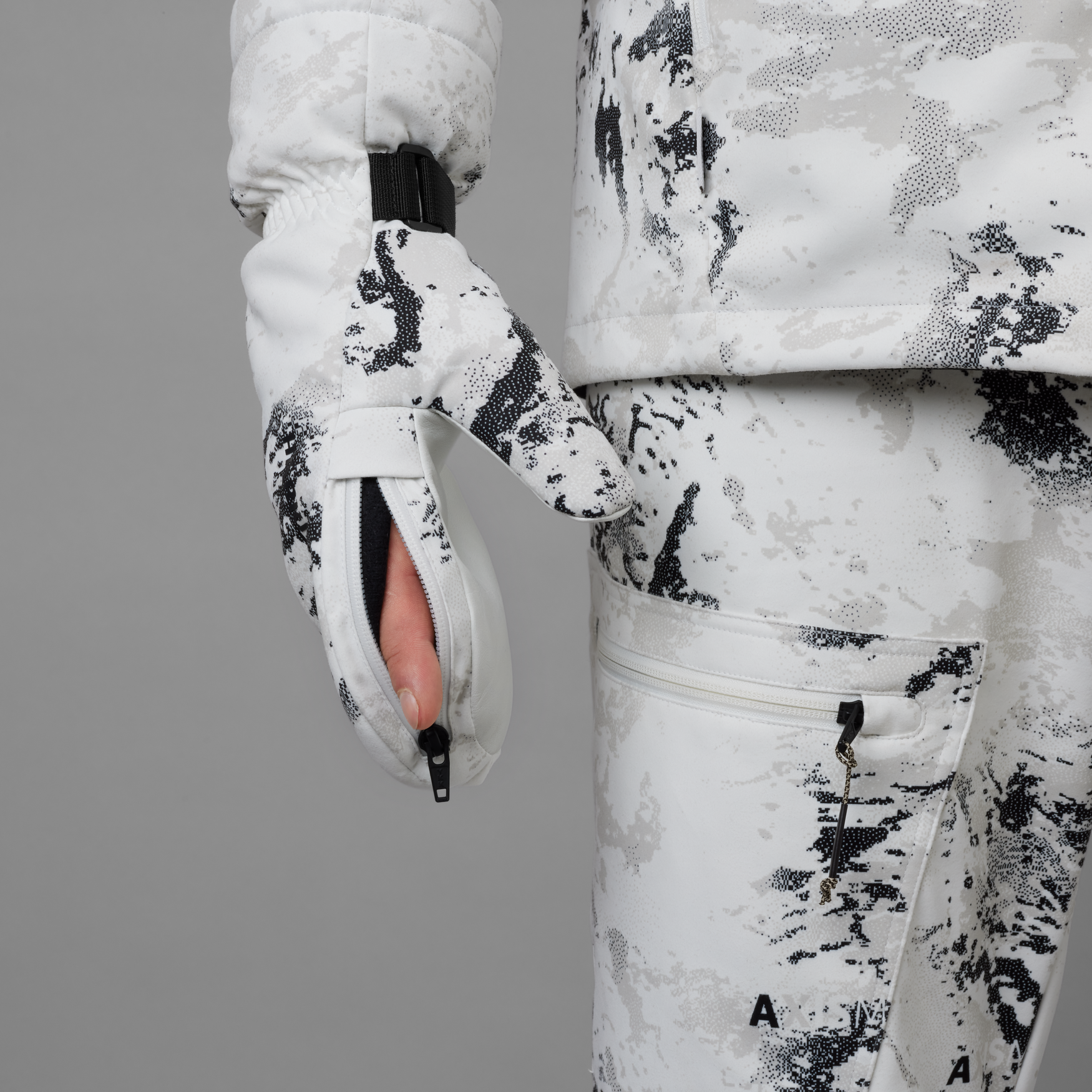 Winter Active WSP Insulated mitten - AXIS MSP®Snow