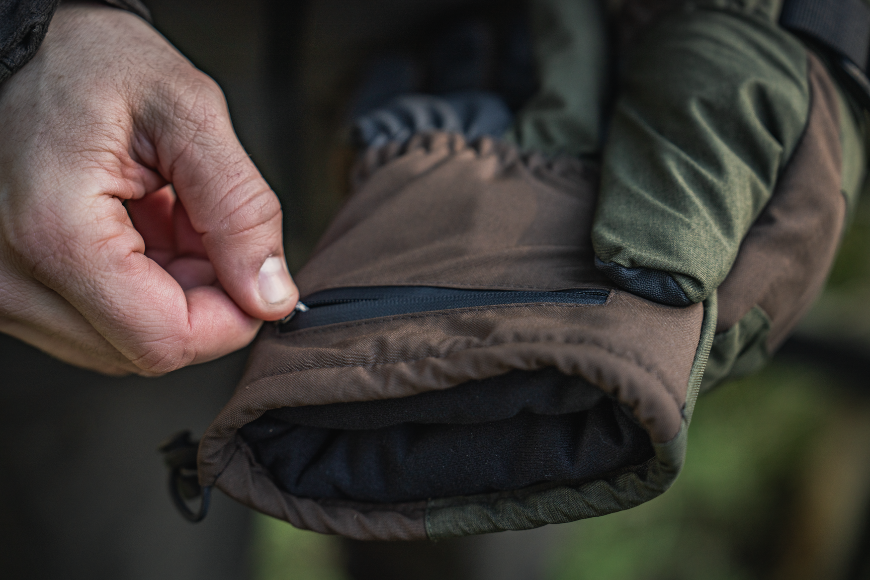 Celsius Heat Gloves - Pine green